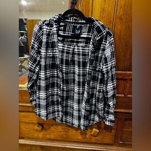 Gap black and white flannel